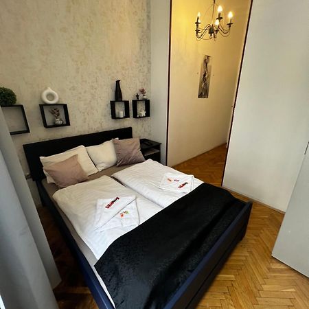 Spring Roses Downtown Boutique Hotel Budapest Eksteriør billede