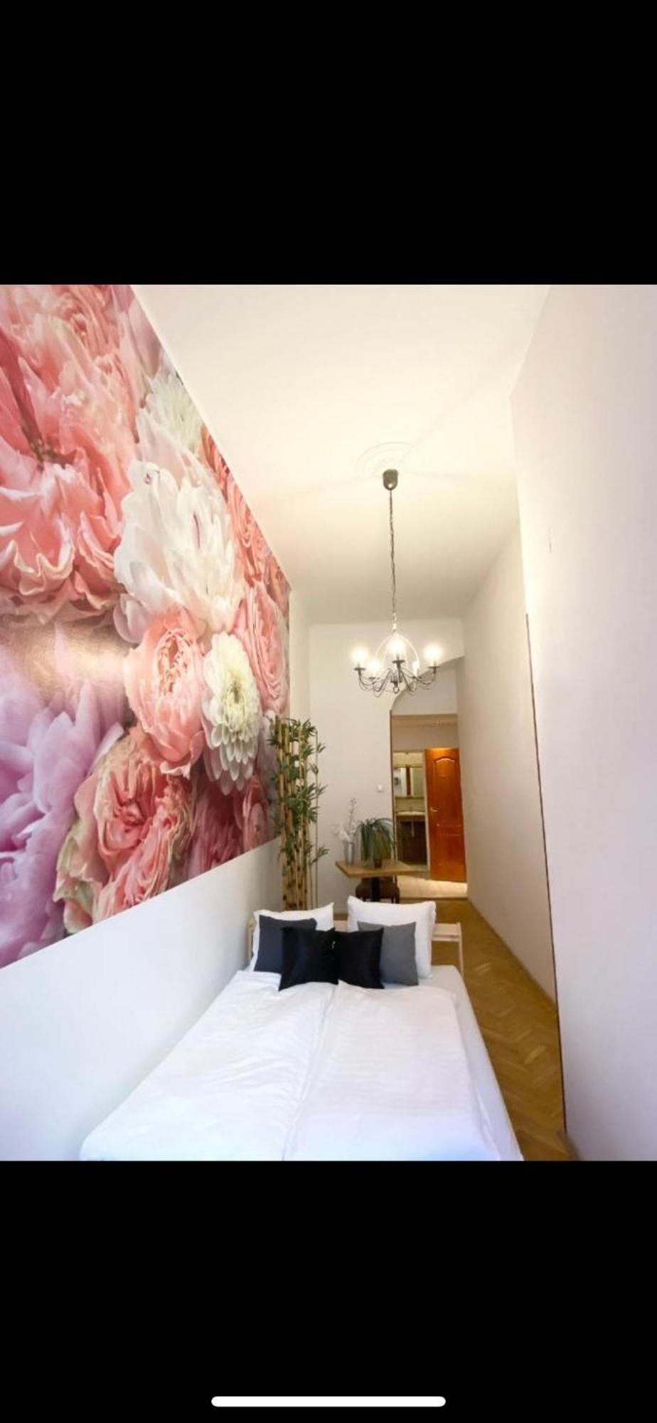 Spring Roses Downtown Boutique Hotel Budapest Eksteriør billede