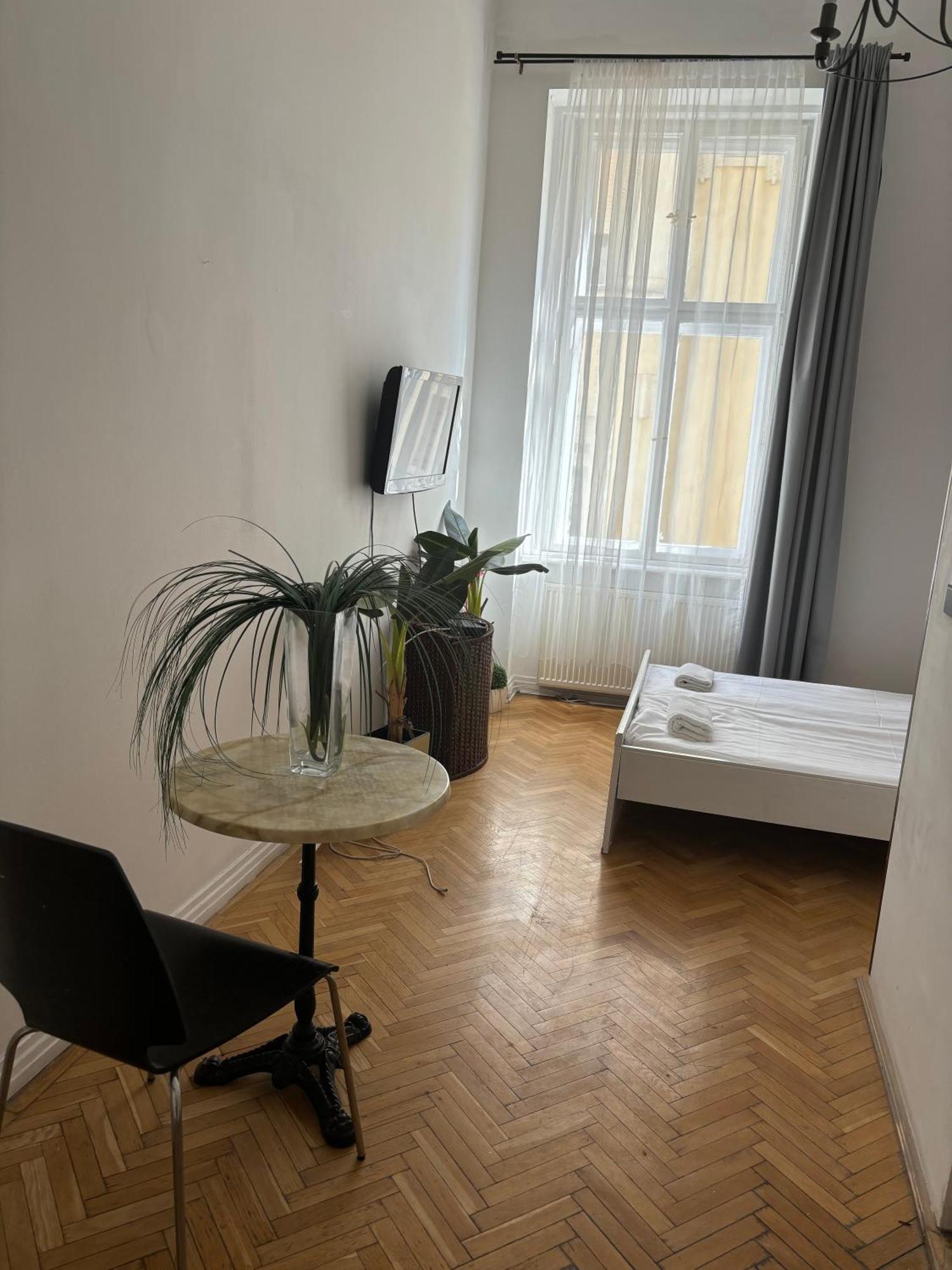 Spring Roses Downtown Boutique Hotel Budapest Eksteriør billede